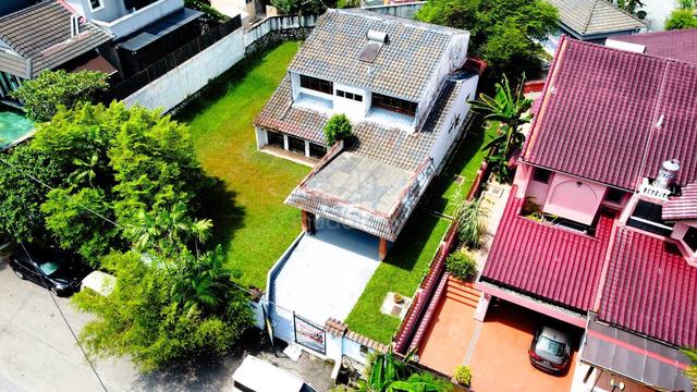 TANAH LUAS | ELITE AREA - 2 Storey Bungalow Taman Tun Dr Ismail, KL 1