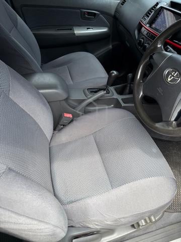 2012 Toyota HILUX 2.5 G (A) - 5