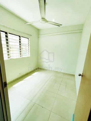 USJ6 Subang Jaya Partial Furnished Male Single Room for Rent 1