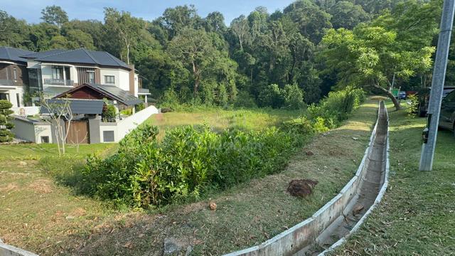 Tanah Melaka Tengah Rumah Kediaman Corner Lot-Luas dan Ekslusif! 1