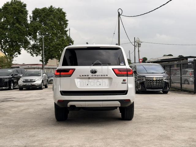 2024 Toyota LANDCRUISER 300 3.5 GR SPORT (A) OFFER - 4