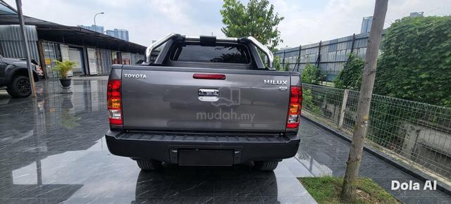 2010  Toyota Hilux 2.5 Auto  - 5