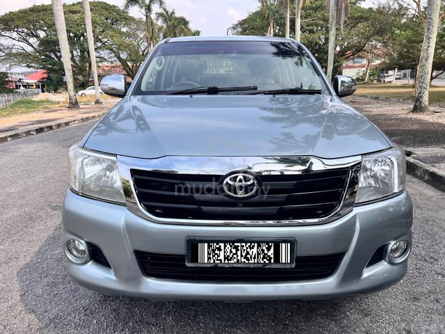 2012 Toyota HILUX 2.5 G (A) - 1