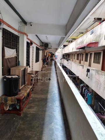 Flat Taman Harmoni 1