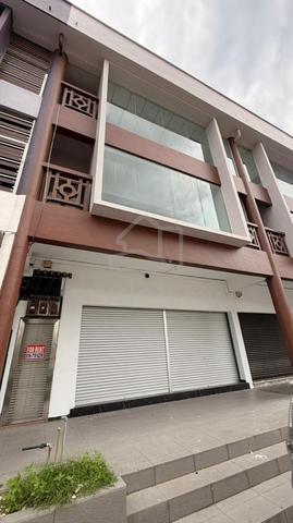 Jalan molek ground floor shoplot for rent 1