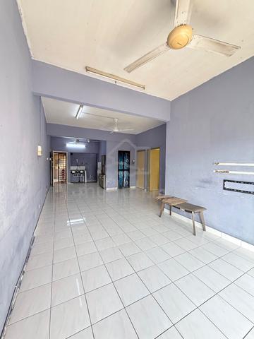 Merak Apartment (Shah Alam) 1