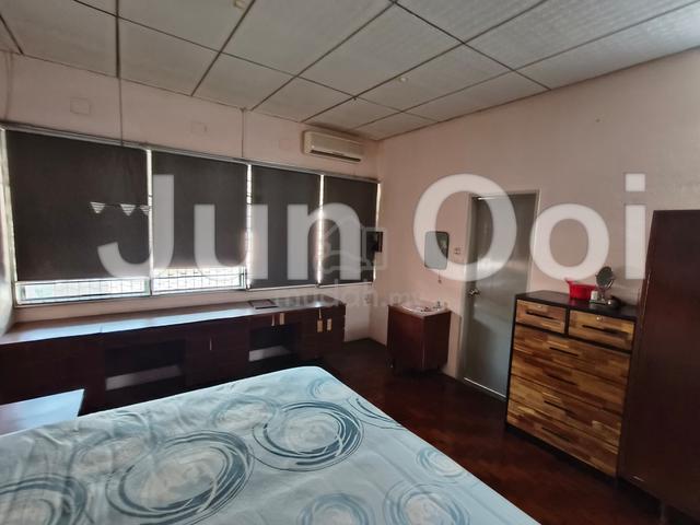 Jalan cantonment , Pulau Tikus , Road side , 10+ carpark 1