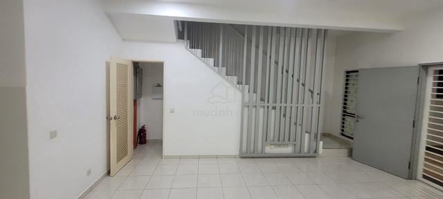 Rumah Teres 2 Tingkat Setia Permai 3, Setia Alam Untuk Disewa 1