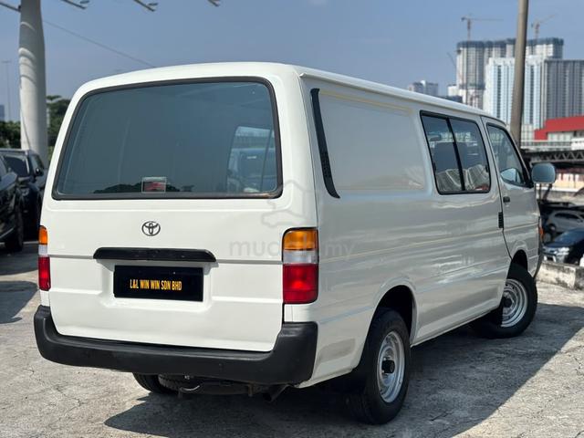 2005 Toyota HIACE 3.0(M) - 3
