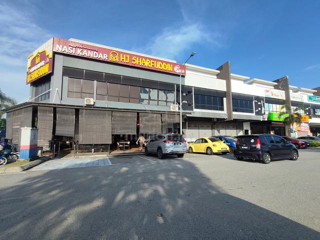 Facing main road Kota Bayuemas Klang 1