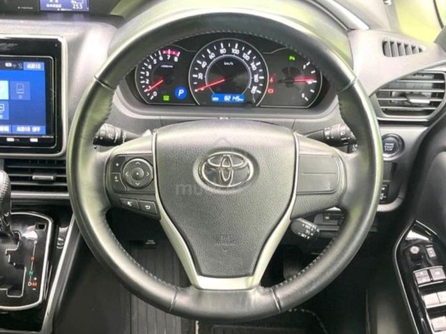 2021 Toyota VOXY 2.0 ZS (A) - 3