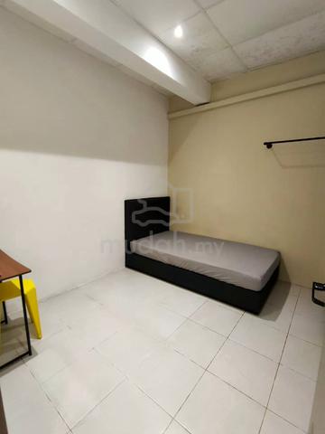 PROMOTION ⏰ Near Kelana Jaya LRT 🚶 Room + Toilet for Rent @ SS3 1