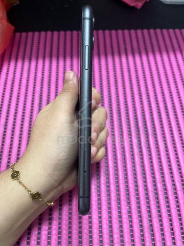 Iphone 11 128GB - photo 3 of 4