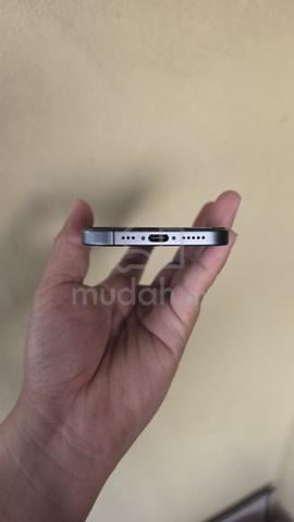 iPhone 17 - photo 3 of 6