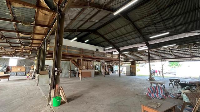 Bintawa Warehouse (With Office )/ Factory For Rent 1