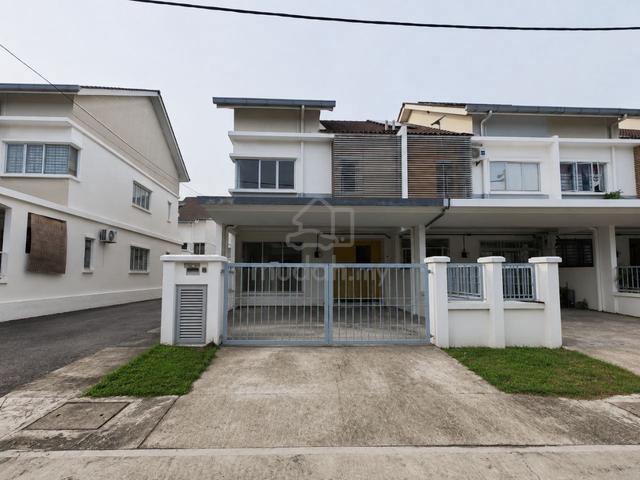End Lot Double Storey 96 Residence @ Greenwoods, Salak Perdana 1