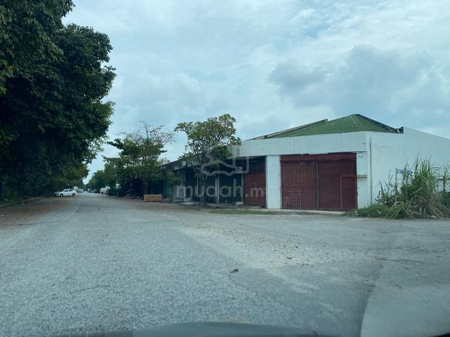 Puchong Utama 1 Storey Link Factory 1