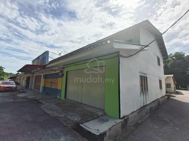 kedai 1 1/2 tingkat untuk di jual 1