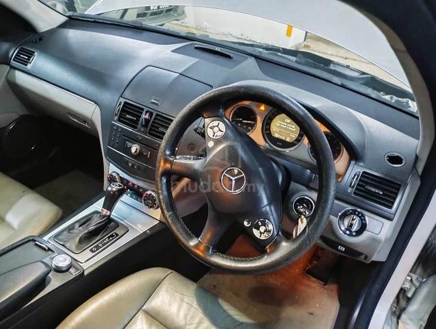 Mercedes Benz C200 1.8 W204 2008 One Owner - 4