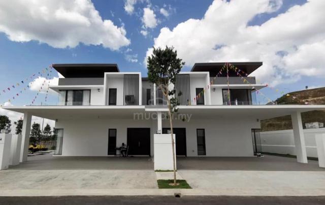 Semi D Double Storey With Big Extra Land, Foreigner Buyer Is Welcome 1