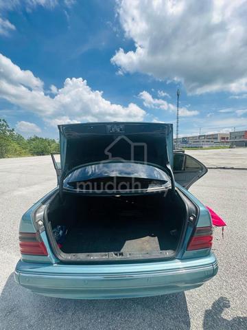 2000 Mercedes Benz E-CLASS 2.6 240 AVANTGARDE - 3