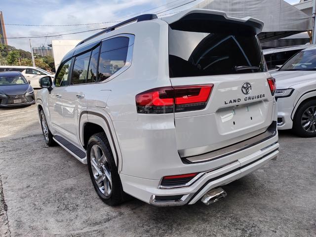 2024 Toyota LANDCRUISER 300 3.3 ZX BLACK LEATHER - 3