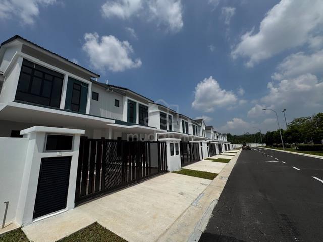 Iconia Garden Residence Zone10-C2 @ Taman Impian Emas / 24x80 / 1