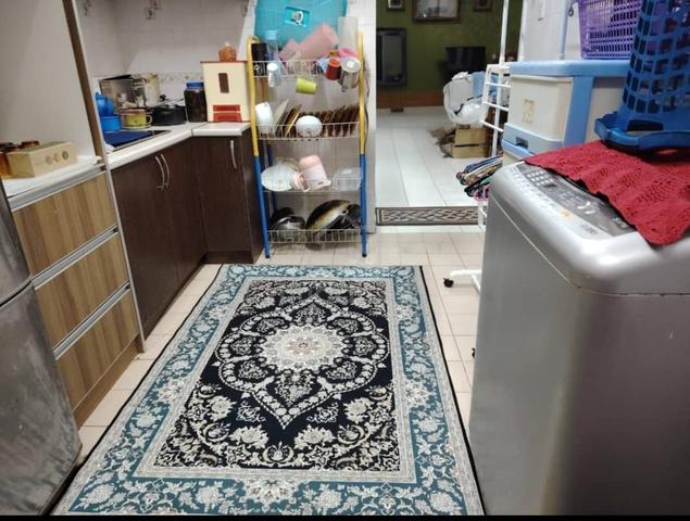 Middle room female 1