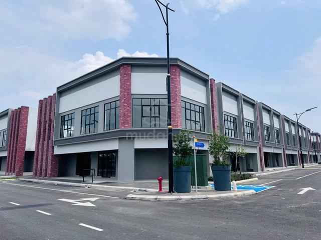 Corner Shoplot Village Square, Gamuda Garden, Rawang  (GF + 1st floor) 1