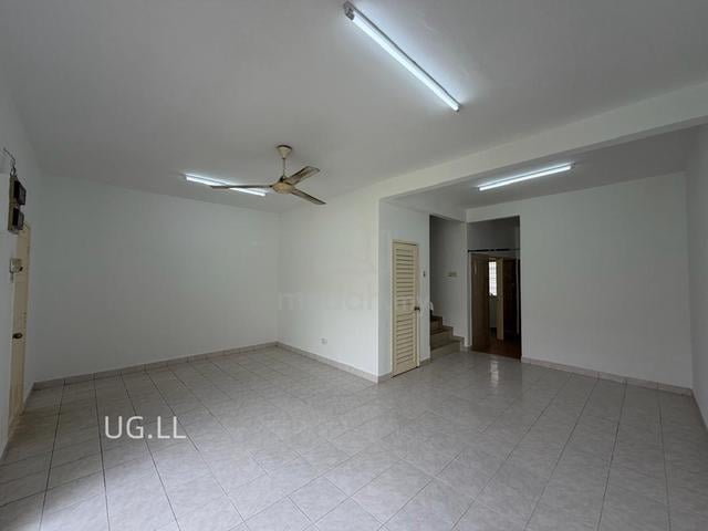 Bandar Botanic Kiara , Klang 2 Storey House For Rent !! 1