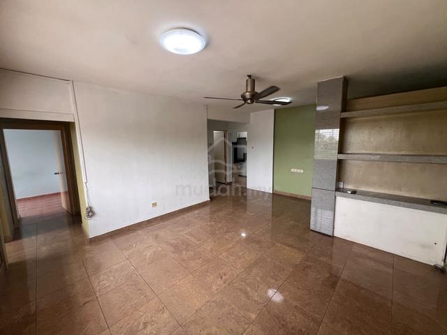 saujana apartment 1