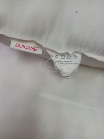 white pillows 2 pcs  - photo 2 of 2