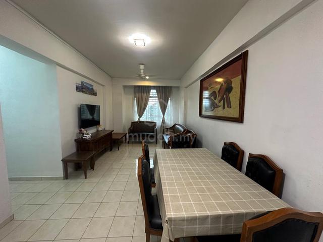 Indah Court Apartment (Bukit Indah) 1