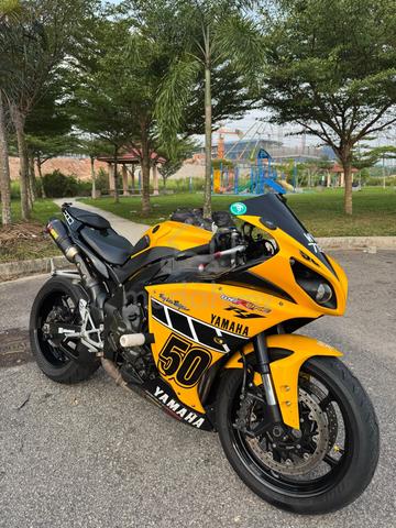 Yamaha R1 Non-TCS - photo 7 of 10