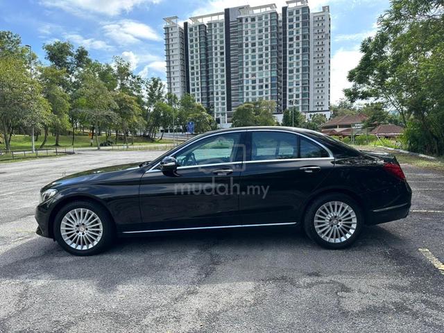 2015 Mercedes Benz C250 EXCLUSIVE 2.0 Luxury Sedan - 4