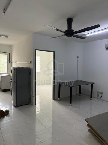 Sri Ivory (Sri Ivori) Apartment 1