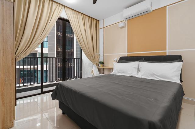 ARATRE RESIDENCES LRT Ara Damansara All Inclusive Aircond Medium Room 1