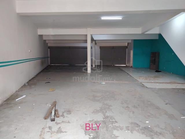 Bandar Puteri Shoplot - Ground floor 22x75 - Basic Condition Klang. 1