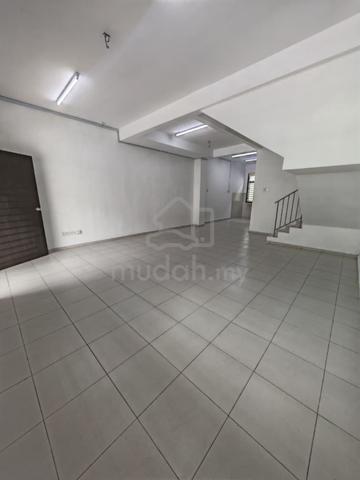 Senai Scientex Utama 2.5-Storey Terrace House With Aircond For Rent 1