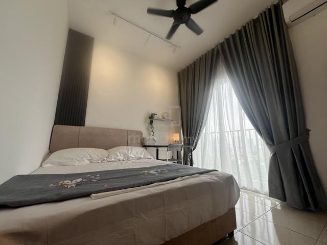 (male)balcony room with a view in Residensi Amansari 4 rental 1