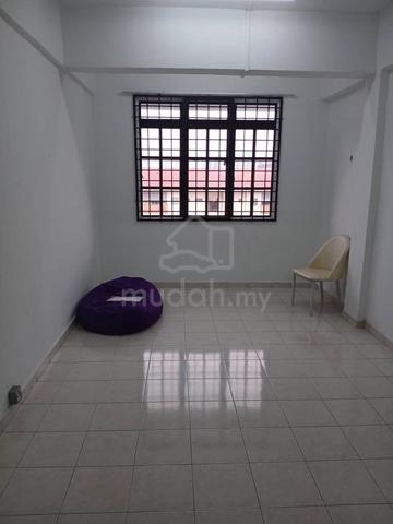 Hata Square Apartment 1