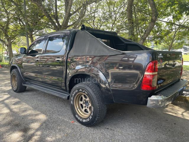 2010 Toyota HILUX 2.5 G FACELIFT DOUBLE CAB (A) - 2