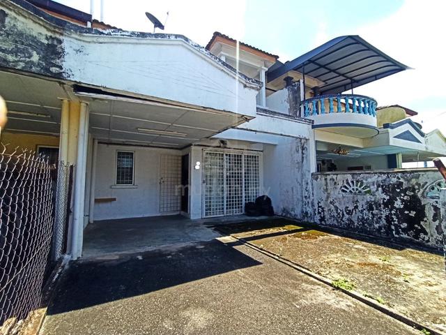 2 Storey House Near School and Supermarket 1