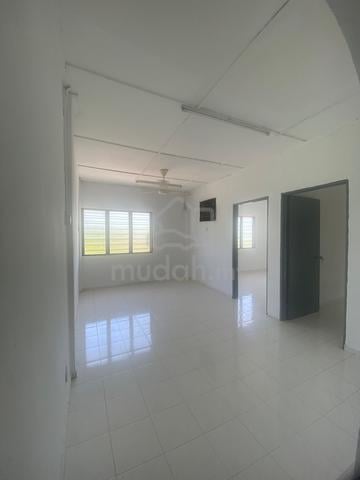 Flat Desa Baiduri 1
