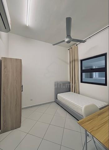 Medium Bedroom for Rent 1