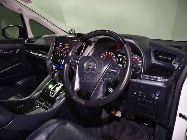 2019 Toyota Vellfire 2.5 ZG Like New - 4