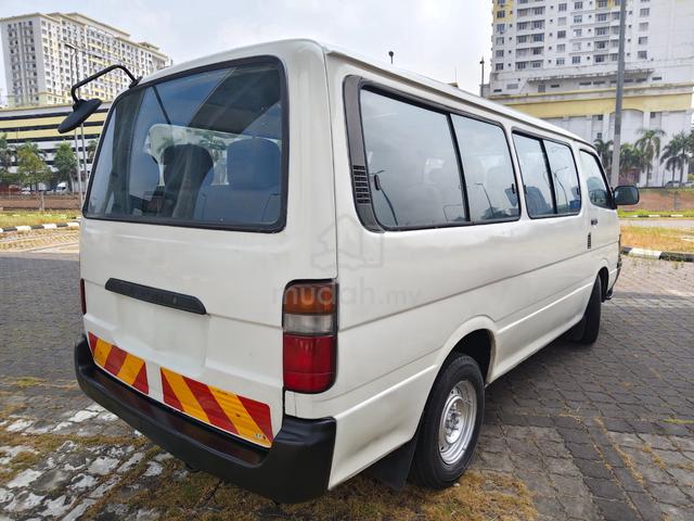 2002 Toyota Hiace 2.4 (M) Window Van 14Seat - 3