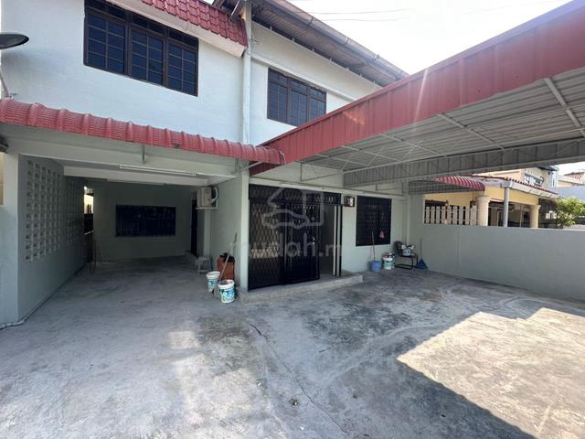 Landed House Semi D 2 Storey Taman Brown Gelugor Rent 1