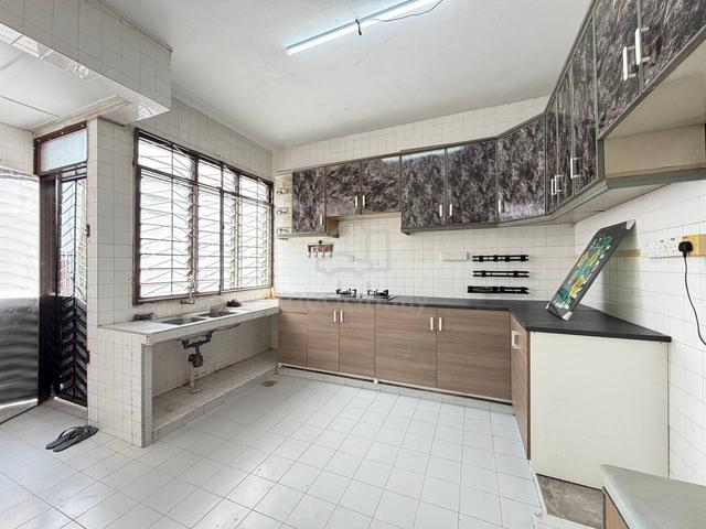 1.5 Storey House For Rent at Perling 1