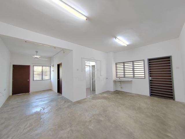 【Full Loan & Cash Back 】 Downstairs Town House - BUKIT BANYAN CITRA 1